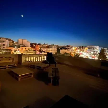 Δωμάτια σε οικογενειακή κατοικία Julian's Place *
